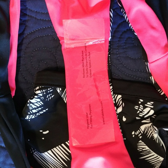 Bikini - Picture 2 of 6